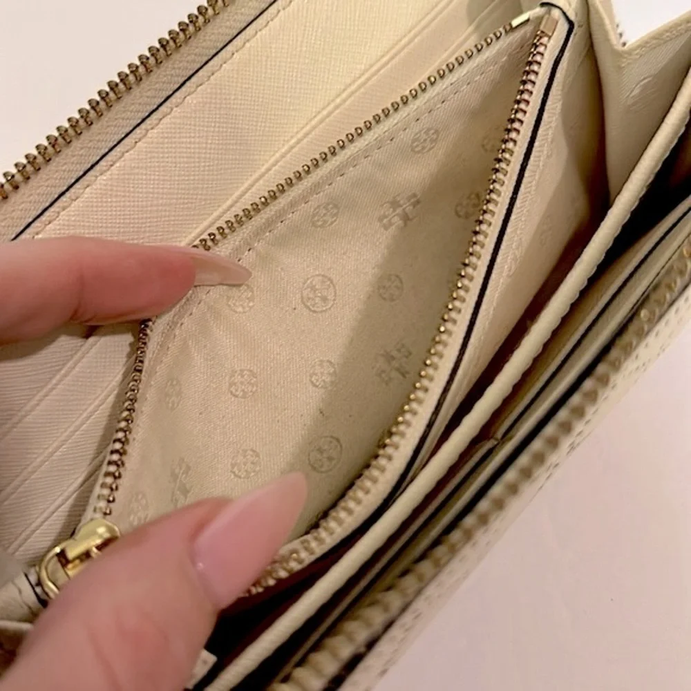 Tory Burch Beige Diamond Laser Cut Leather Zip Around Wallet cream and blue